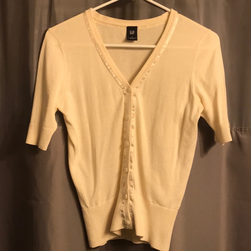GAP sweater
